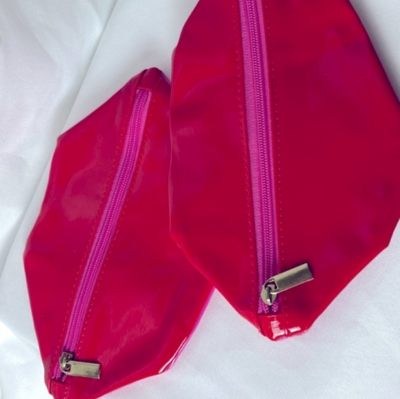 MACYS LIPS Make Up Bag Storage Case Zip Close NEW NWT - Picture 2 of 5